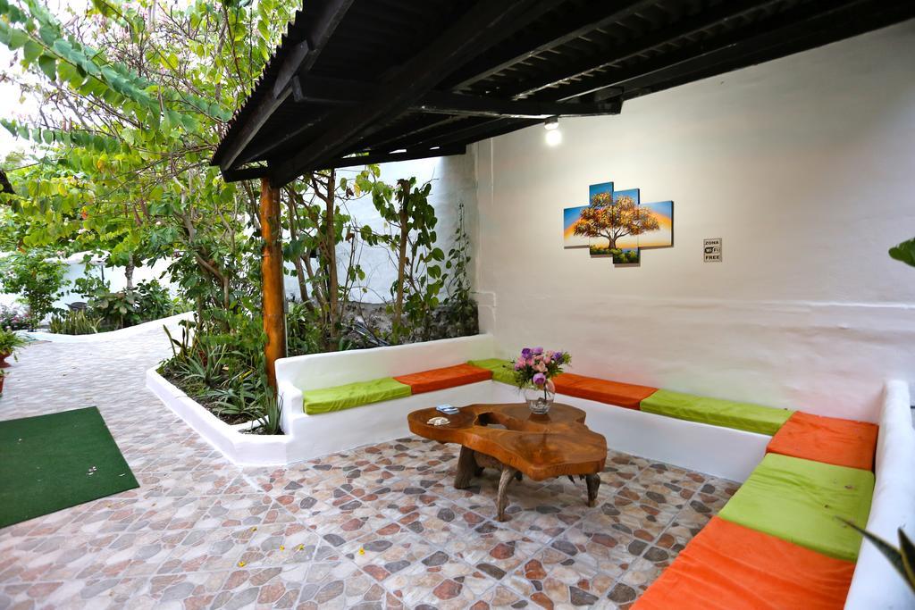 The Galapagos Pearl B&B Puerto Ayora  Extérieur photo