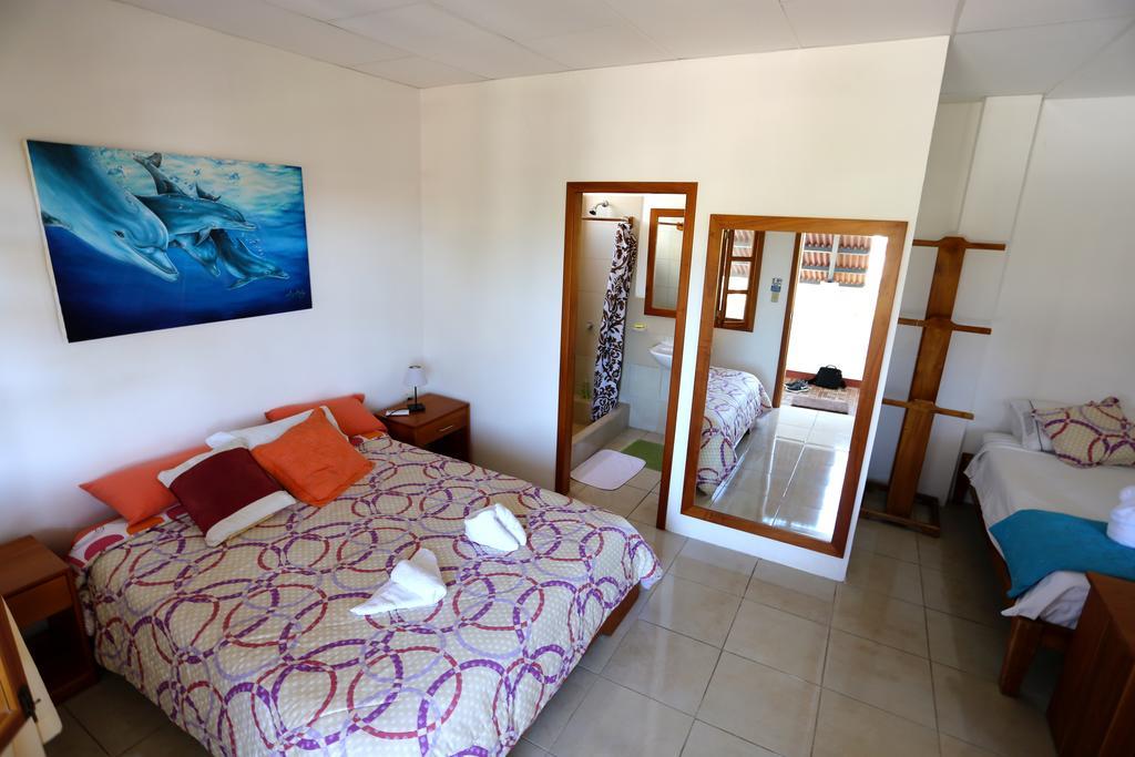 The Galapagos Pearl B&B Puerto Ayora  Extérieur photo