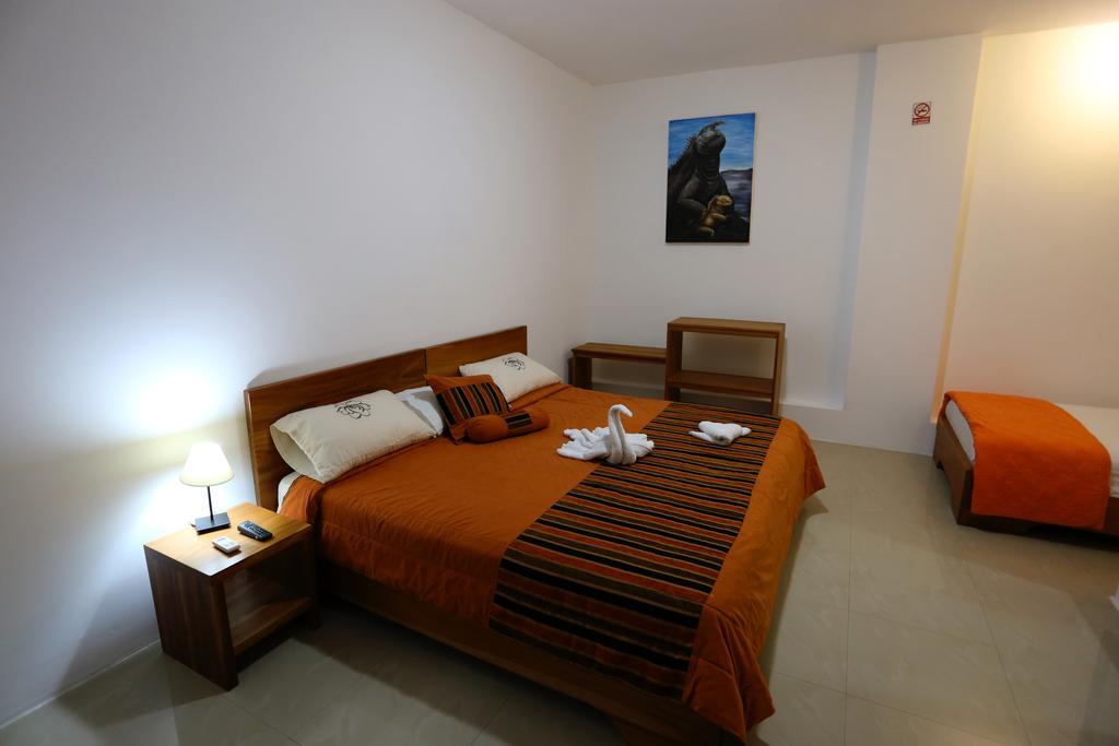 The Galapagos Pearl B&B Puerto Ayora  Extérieur photo