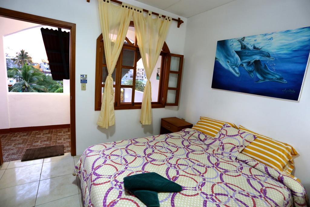 The Galapagos Pearl B&B Puerto Ayora  Extérieur photo